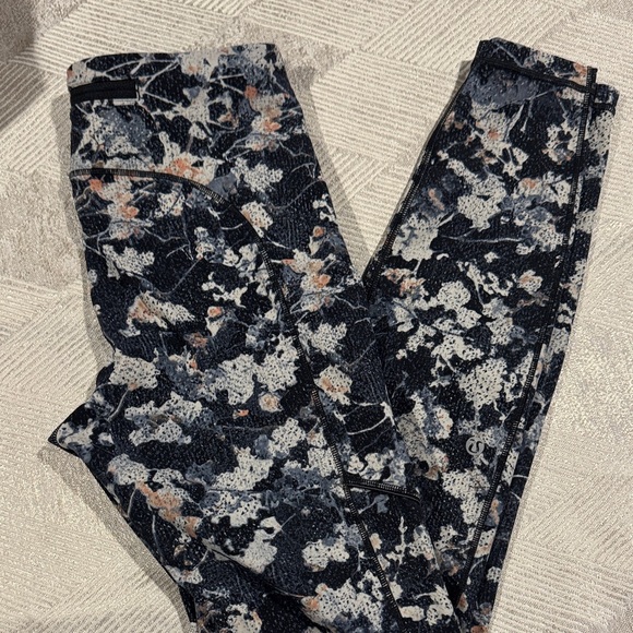 Lululemon Wunder Under Hi-Rise Leggings 28 Spring Bloom Size 6 - Picture 1 of 6